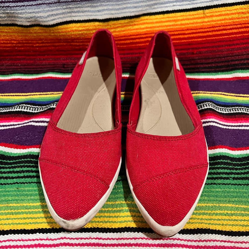 Sanuk Red Canvas Flats